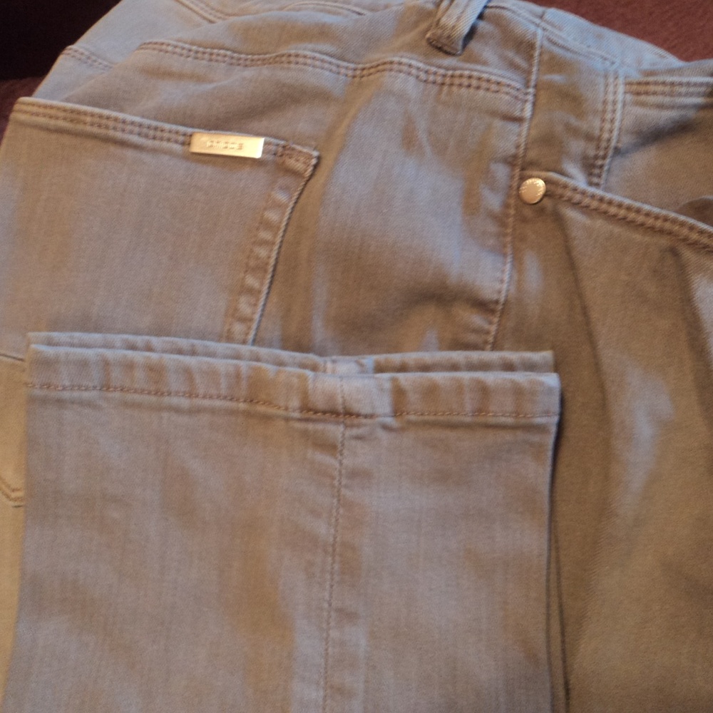 Jeans - Picture 5 of 6